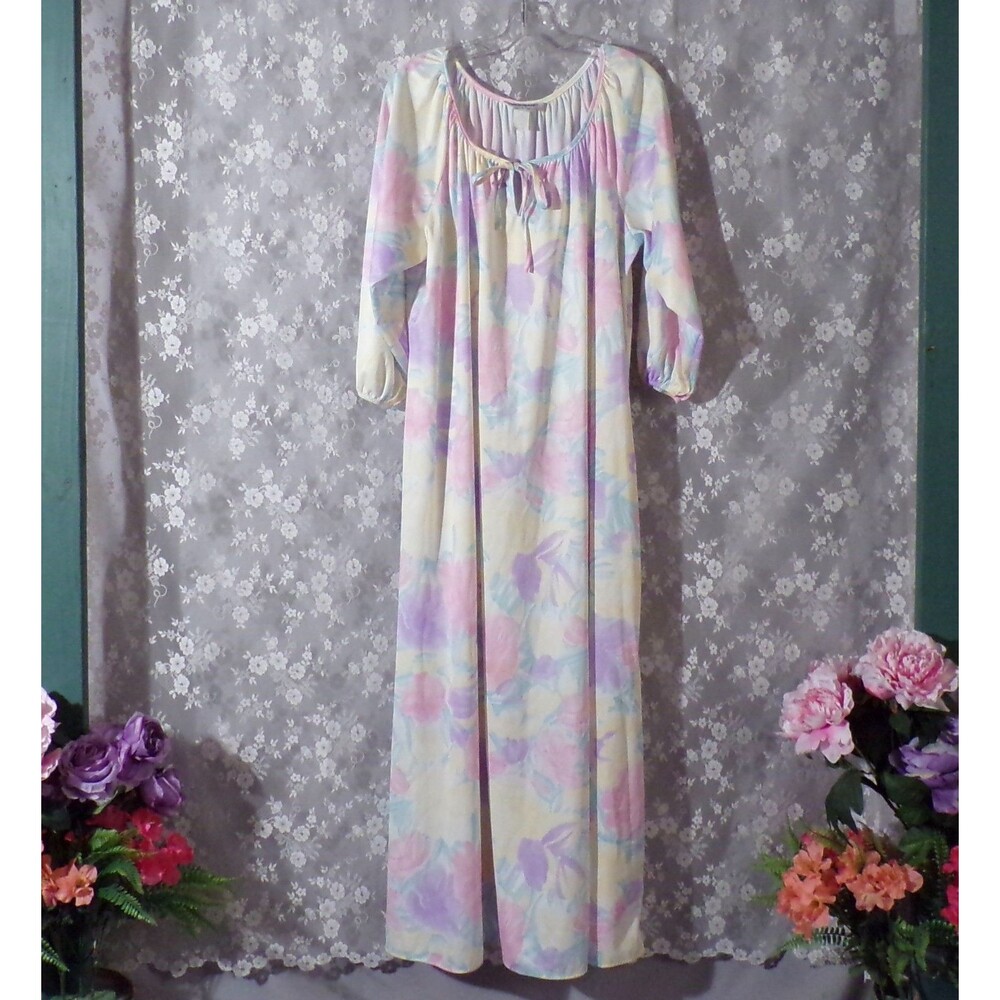 Vintage 70s Floral Muumuu Size XL 1970s Retro Tulips Pastels Long House Dress